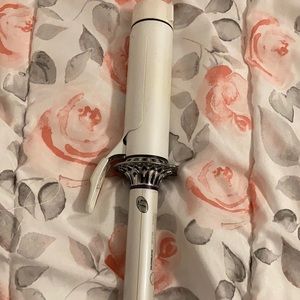 T3 curling iron